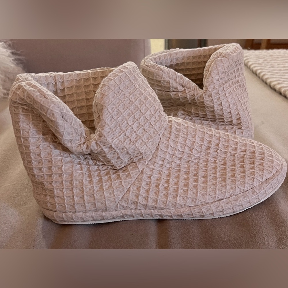 Parachute Cozy Waffle Booties - Size L